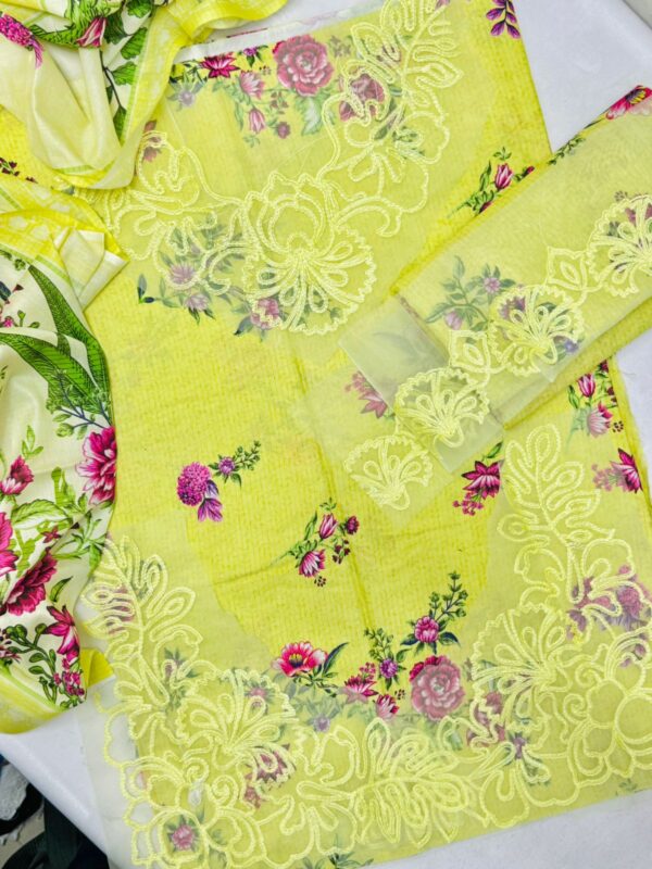 IZNIK 3pc Summer Eid Collection - Image 3